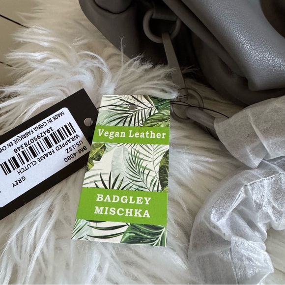 Badgley Mischka Wrapped Frame Clutch Bag - Picture 10 of 10